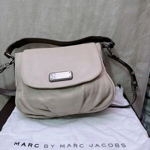Marc by Marc Jacobs New Q Lil Ukita Leather Crossbody, very very good condition